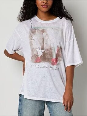 The Wizard of Oz T-Shirt “IT'S ALL ABOUT THE 
SHOES" Size Medium